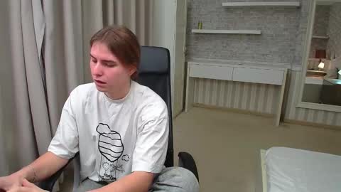 OscarGriffin online show from February 5, 6:13 am