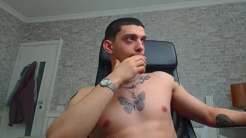 OscarGriffin online show from February 12, 9:31 am