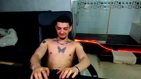 OscarGriffin online show from February 22, 3:14 pm