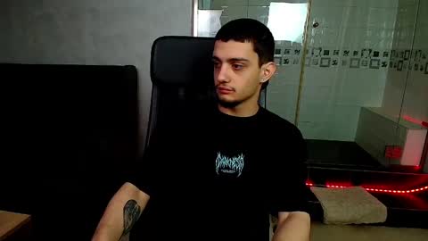 OscarGriffin online show from February 23, 5:45 am