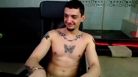 OscarGriffin online show from February 24, 11:43 am