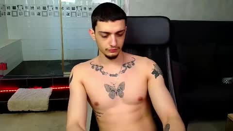 OscarGriffin online show from February 25, 12:34 pm