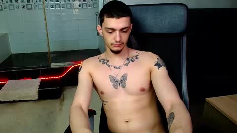 OscarGriffin online show from February 25, 3:38 pm