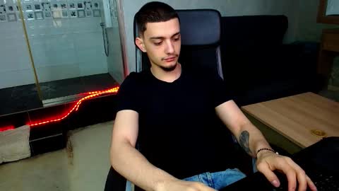 OscarGriffin online show from March 3, 8:38 am