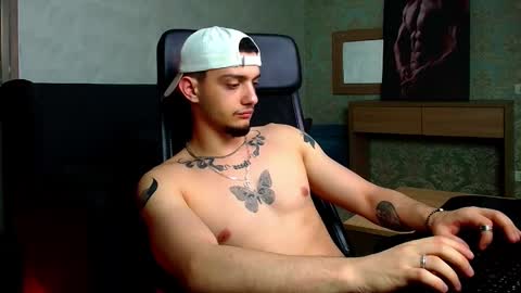 OscarGriffin online show from March 11, 10:20 pm