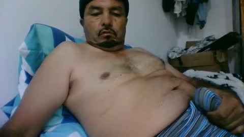oscarjhe3512 online show from May 2, 1:54 am