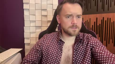 Snapshot of oscarsavage chatting on January 28, 12:47 am Oscar Steel Savage online show from January 28, 12:47 am