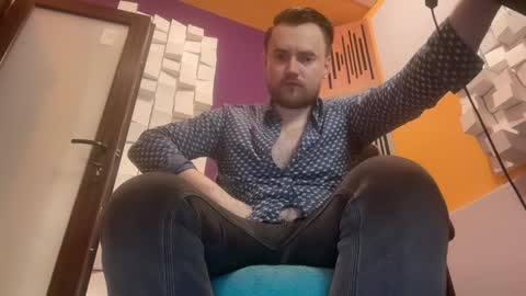 Snapshot of oscarsavage chatting on February 2, 12:30 am Oscar Steel Savage online show from February 2, 12:30 am