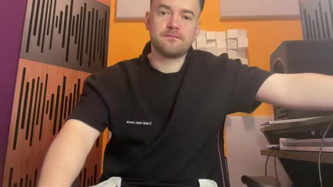 Snapshot of oscarsavage chatting on February 6, 10:15 am Oscar Steel Savage online show from February 6, 10:15 am