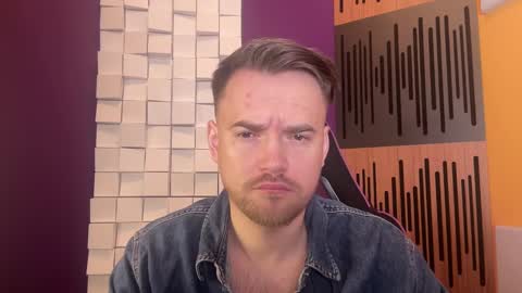 Snapshot of oscarsavage chatting on February 8, 10:18 am Oscar Steel Savage online show from February 8, 10:18 am
