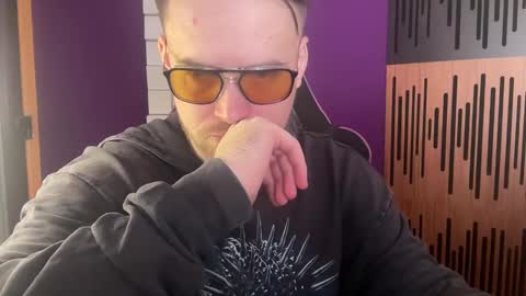 Snapshot of oscarsavage chatting on February 8, 4:25 pm Oscar Steel Savage online show from February 8, 4:25 pm