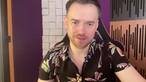 Snapshot of oscarsavage chatting on February 10, 5:19 pm Oscar Steel Savage online show from February 10, 5:19 pm