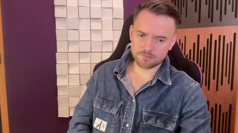 Snapshot of oscarsavage chatting on February 14, 5:14 pm Oscar Steel Savage online show from February 14, 5:14 pm