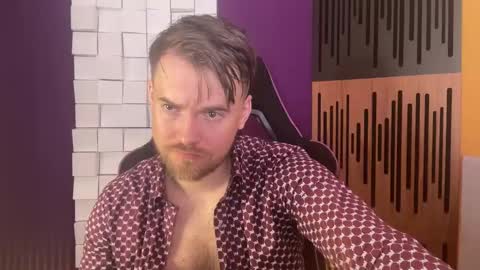 Snapshot of oscarsavage chatting on February 16, 11:48 pm Oscar Steel Savage online show from February 16, 11:48 pm