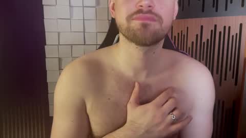Snapshot of oscarsavage chatting on February 22, 11:24 pm Oscar Steel Savage online show from February 22, 11:24 pm