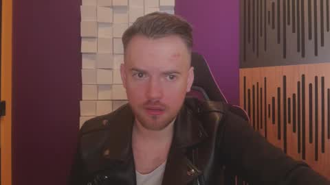 Snapshot of oscarsavage chatting on March 9, 9:36 pm Oscar Steel Savage online show from March 9, 9:36 pm
