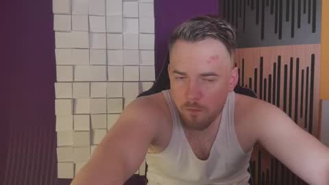 Snapshot of oscarsavage chatting on March 10, 12:40 am Oscar Steel Savage online show from March 10, 12:40 am