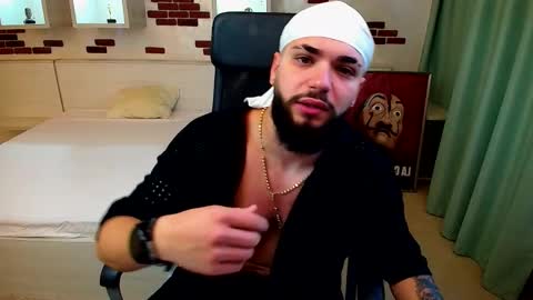 OscarWills online show from May 6, 4:30 am