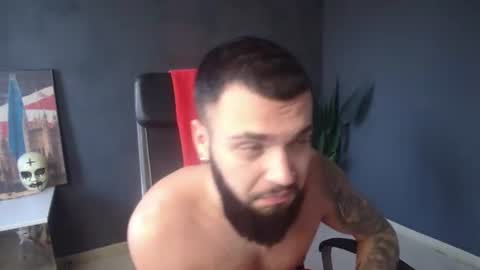 Snapshot of oscarwills chatting on July 31, 3:11 pm OscarWills online show from July 31, 3:11 pm