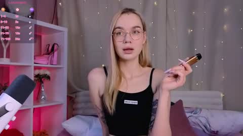 Snapshot of oseaan chatting on March 10, 9:32 am Heidi online show from March 10, 9:32 am