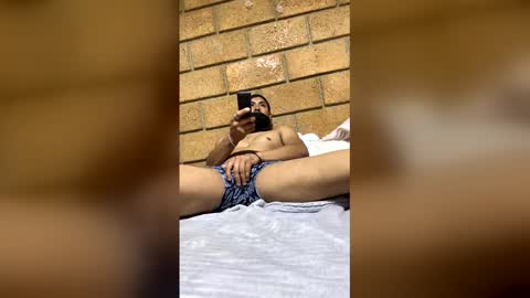 Snapshot of oso13329 chatting on April 7, 1:17 am Os Osorioms online show from April 7, 1:17 am