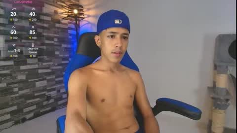 Snapshot of ostin_18hot chatting on June 1, 8:32 pm ostin 18hot online show from June 1, 8:32 pm
