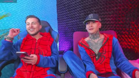 Snapshot of otter_wet chatting on April 6, 6:14 am otter_wet online show from April 6, 6:14 am