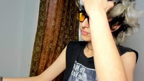 Snapshot of ottoyan_ chatting on December 12, 6:10 pm Otto 3 online show from December 12, 6:10 pm