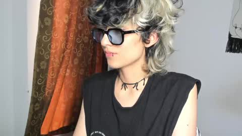 Snapshot of ottoyan_ chatting on December 14, 8:29 pm Otto 3 online show from December 14, 8:29 pm