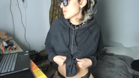 Snapshot of ottoyan_ chatting on December 18, 3:58 am Otto 3 online show from December 18, 3:58 am