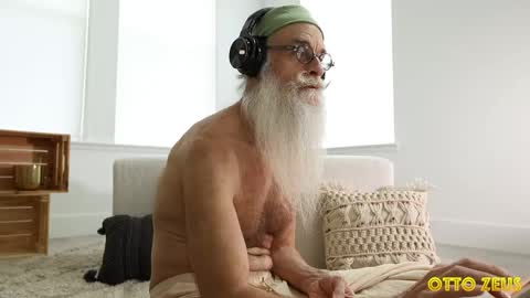 Otto Zeus online show from April 1, 11:24 pm