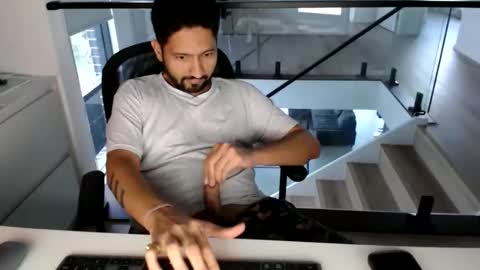 outdoornakedguy11_007 online show from May 26, 6:42 am