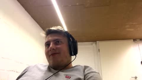 outflayd online show from October 20, 10:10 pm