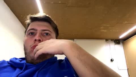 outflayd online show from November 17, 10:37 pm