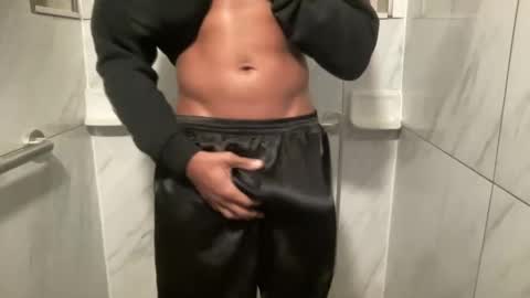 Snapshot of outofhisleague_ chatting on September 22, 4:25 am outofhisleague_ online show from September 22, 4:25 am