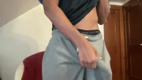 Snapshot of outofhisleague_ chatting on October 5, 3:21 pm outofhisleague_ online show from October 5, 3:21 pm