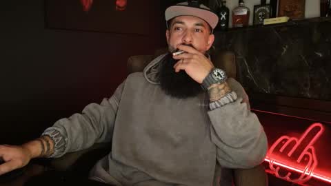 Snapshot of outofyourleague111 chatting on December 16, 4:50 am Lex online show from December 16, 4:50 am