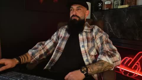 Snapshot of outofyourleague111 chatting on December 17, 9:37 am Lex online show from December 17, 9:37 am