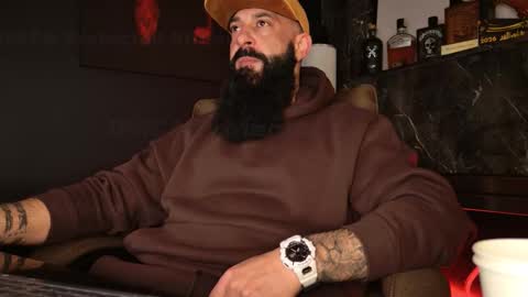 Snapshot of outofyourleague111 chatting on February 10, 5:22 am Lex online show from February 10, 5:22 am