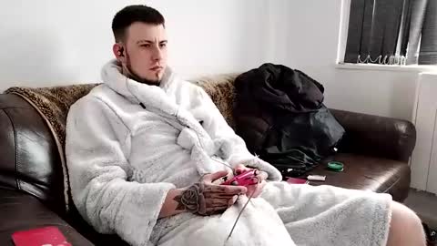 Owen kayz online show from March 24, 12:32 pm