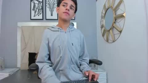 Snapshot of owen__johnson chatting on September 19, 11:55 am Owen Johnson online show from September 19, 11:55 am