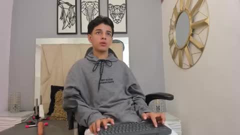 Snapshot of owen__johnson chatting on September 26, 11:47 am Owen Johnson online show from September 26, 11:47 am