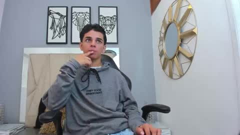 Snapshot of owen__johnson chatting on October 3, 12:13 pm Owen Johnson online show from October 3, 12:13 pm