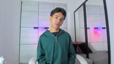 Snapshot of owen__johnson chatting on October 12, 11:53 am Owen Johnson online show from October 12, 11:53 am