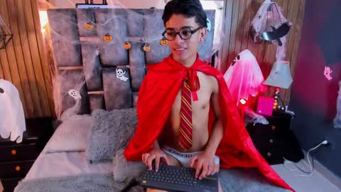 Snapshot of owen__johnson chatting on October 29, 12:18 pm Owen Johnson online show from October 29, 12:18 pm