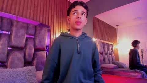 Snapshot of owen__johnson chatting on February 13, 12:01 pm Owen Johnson online show from February 13, 12:01 pm