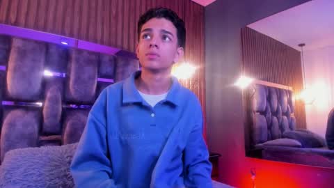 Snapshot of owen__johnson chatting on February 16, 12:01 pm Owen Johnson online show from February 16, 12:01 pm