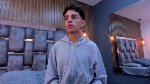 Snapshot of owen__johnson chatting on February 19, 11:39 am Owen Johnson online show from February 19, 11:39 am