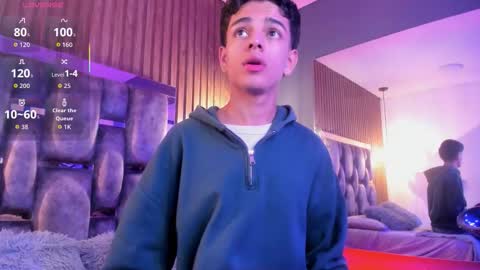 Snapshot of owen__johnson chatting on February 20, 11:43 am Owen Johnson online show from February 20, 11:43 am