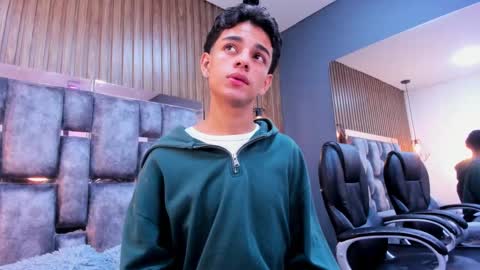 Snapshot of owen__johnson chatting on March 4, 12:11 pm Owen Johnson online show from March 4, 12:11 pm